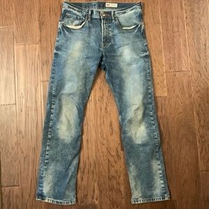 Wrangler Slim Straight Light Washed Jeans.